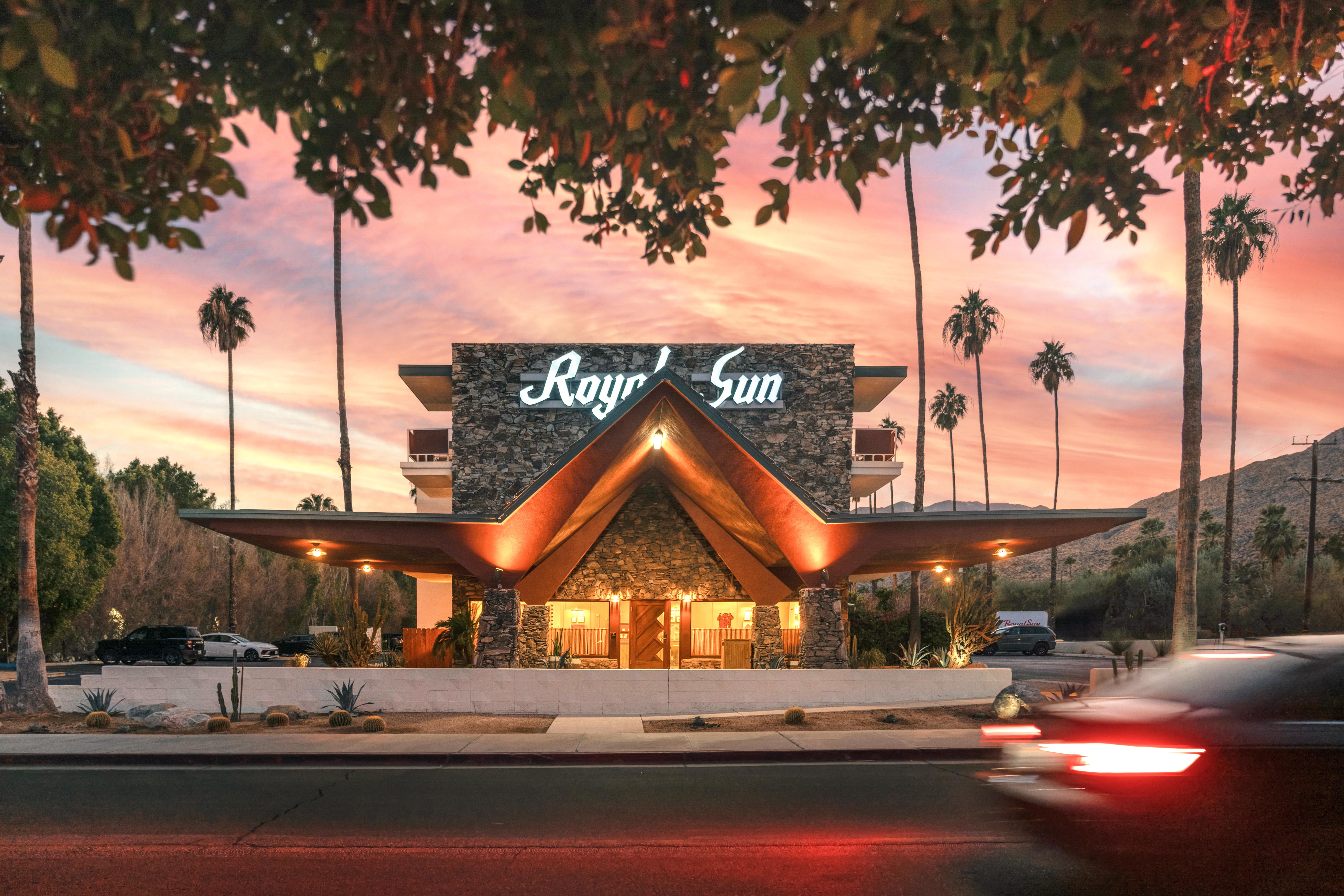 Hotel Royal Sun 4*